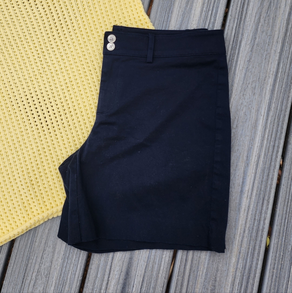 Sz 8 Chaps navy classic shorts - Picture 2 of 7